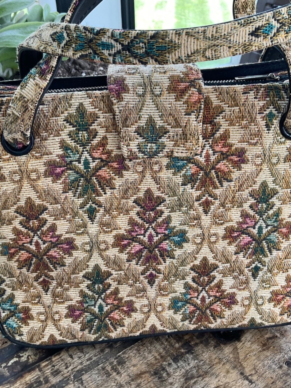 Kadin vintage tapestry purse. - Picture 9 of 14